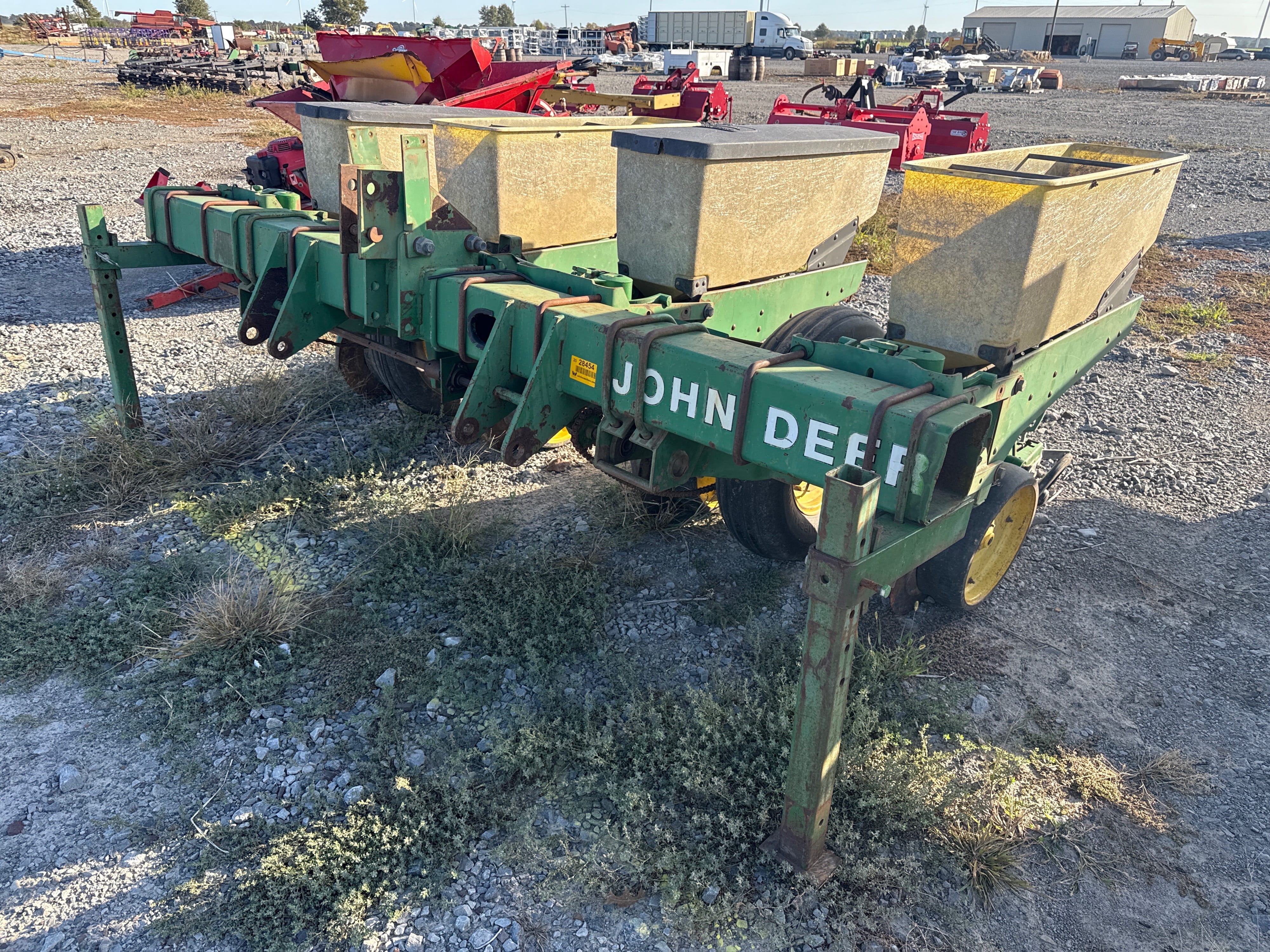 John Deere 7300 Equipment Image0