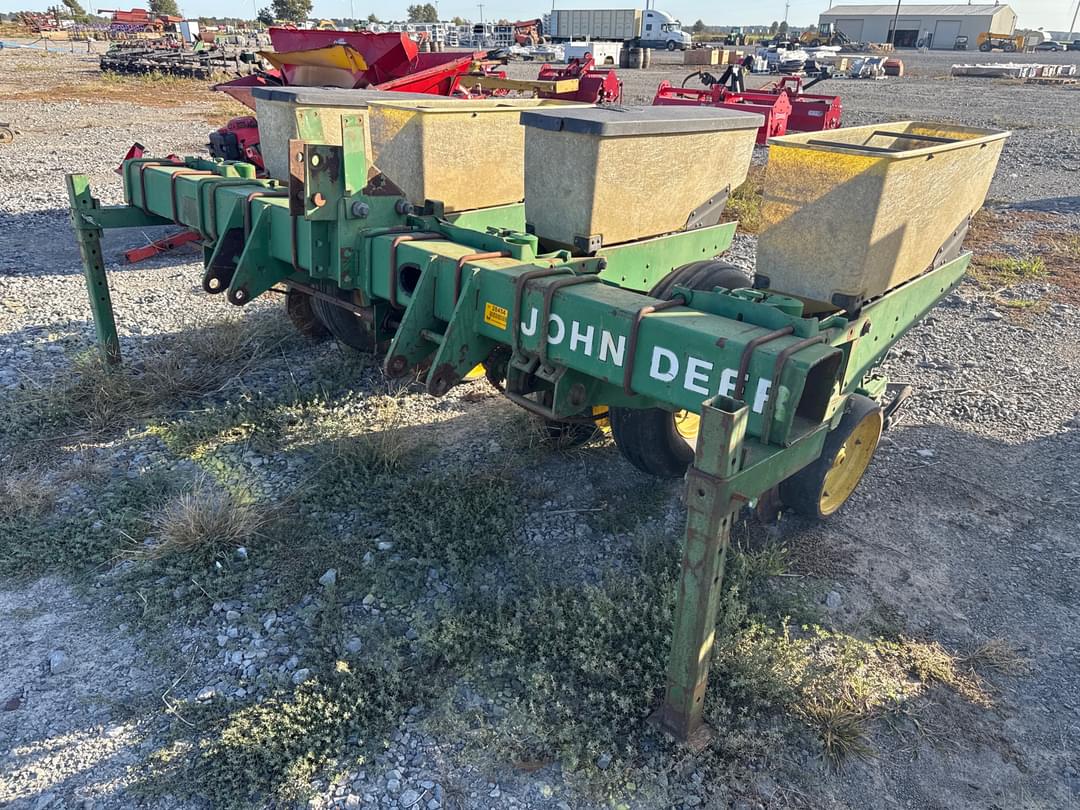 Image of John Deere 7300 Primary image