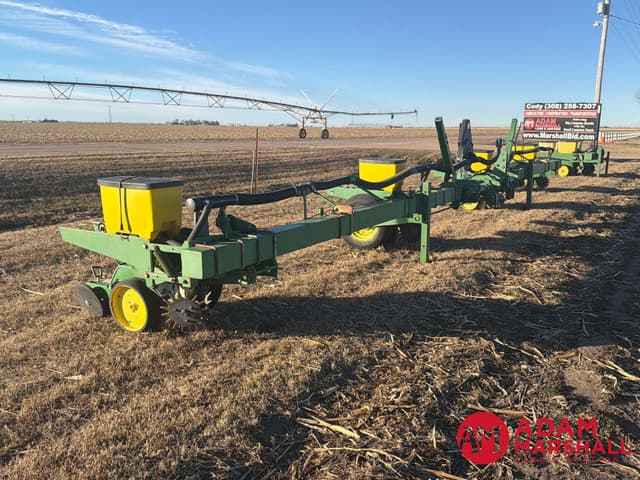 Image of John Deere 7300 equipment image 1