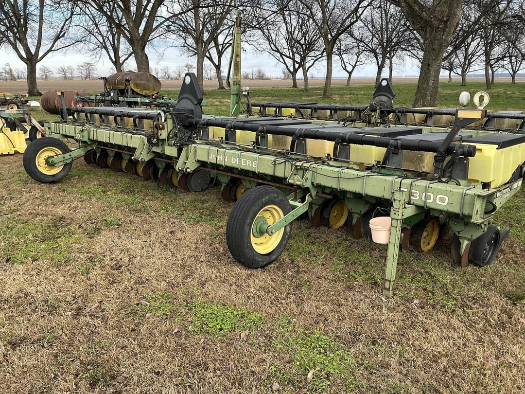 Image of John Deere 7300 Image 0