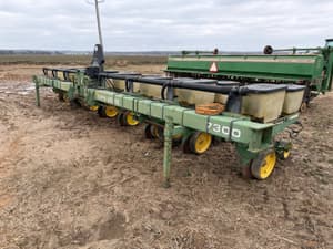 John Deere 7300 Image
