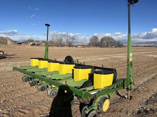 Image of John Deere 7300 equipment image 3