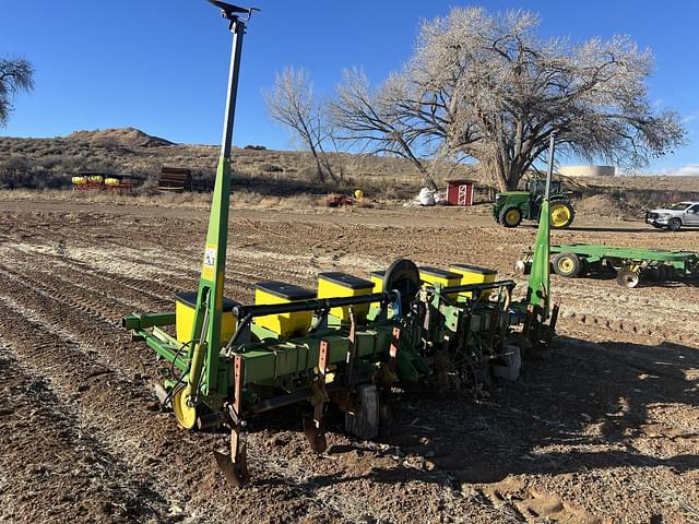 Image of John Deere 7300 equipment image 1