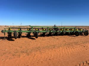 John Deere 7300 Image