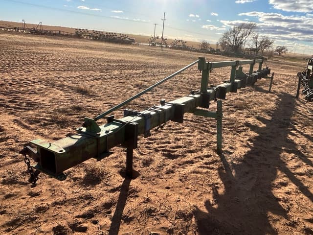 Image of John Deere 7300 equipment image 2