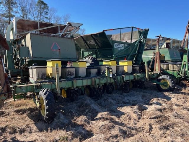 Image of John Deere 7300 equipment image 1