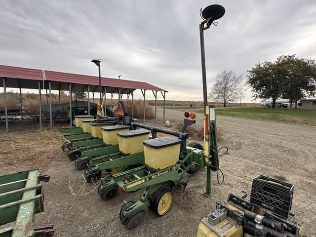Image of John Deere 7300 equipment image 4