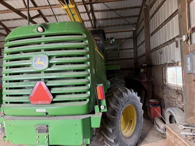 Image of John Deere 7300 equipment image 2