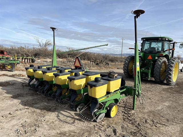 Image of John Deere 7300 equipment image 4