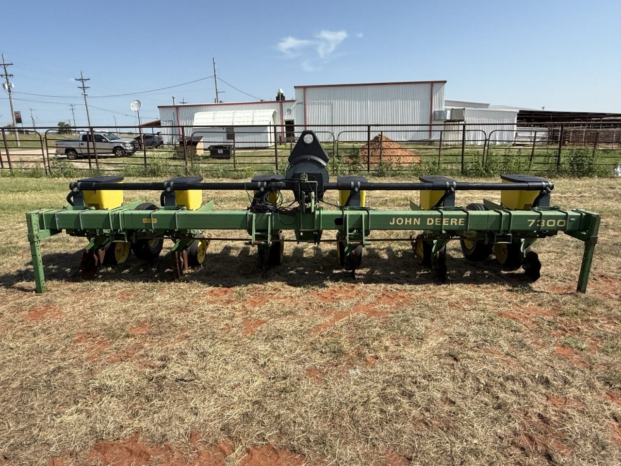 John Deere 7300 Equipment Image0