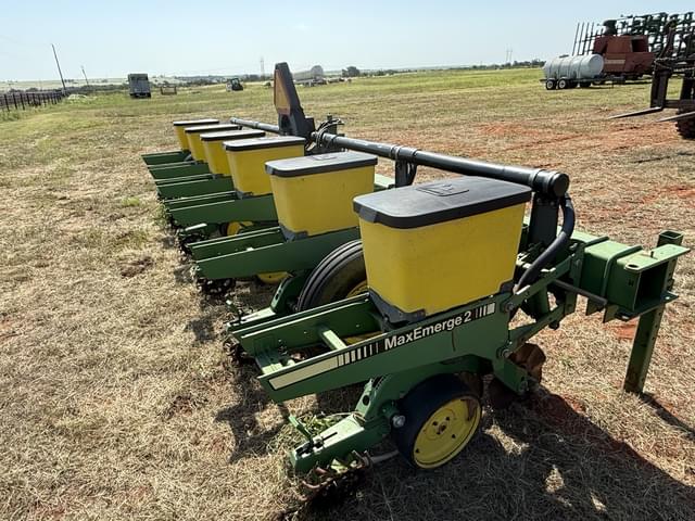 Image of John Deere 7300 equipment image 4