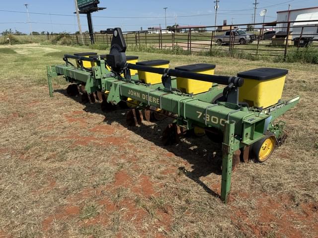 Image of John Deere 7300 equipment image 1