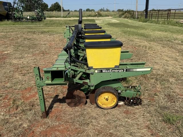 Image of John Deere 7300 equipment image 2