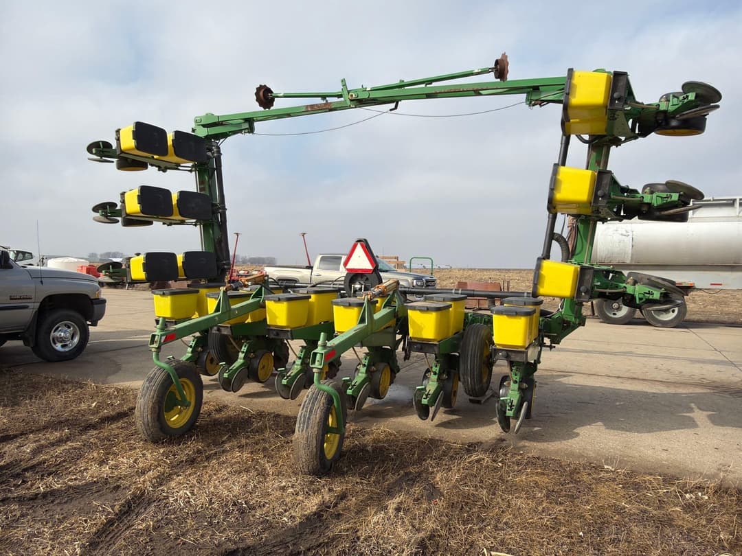 Image of John Deere 7300 Primary image