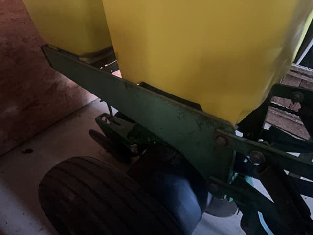 Image of John Deere 7300 equipment image 2