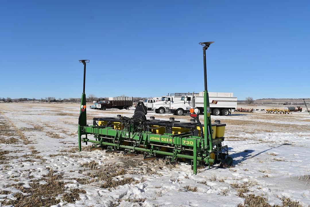 Image of John Deere 7300 Primary image