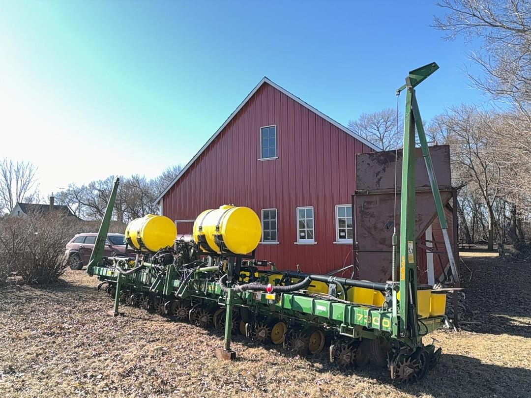 Image of John Deere 7300 Primary image