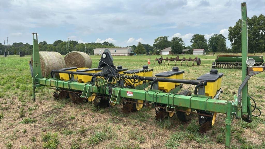 Image of John Deere 7300 Primary image