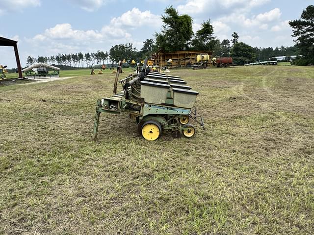 Image of John Deere 7300 equipment image 3