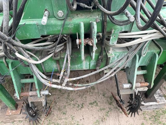 Image of John Deere 7300 equipment image 1