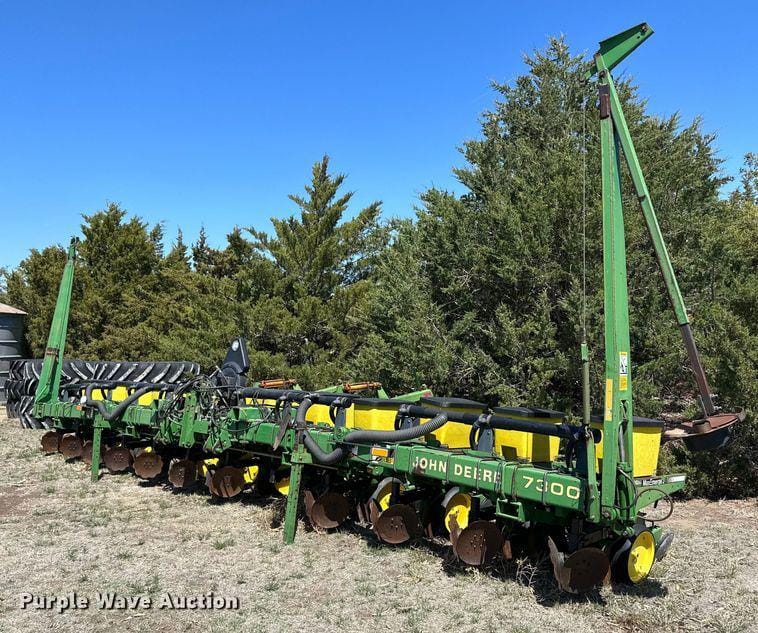Main image John Deere 7300