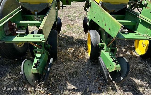 Thumbnail image John Deere 7300 21