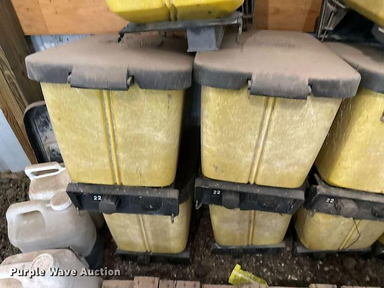 Main image John Deere 7300 79