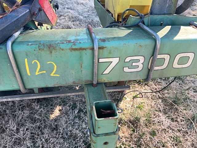 Image of John Deere 7300 equipment image 1