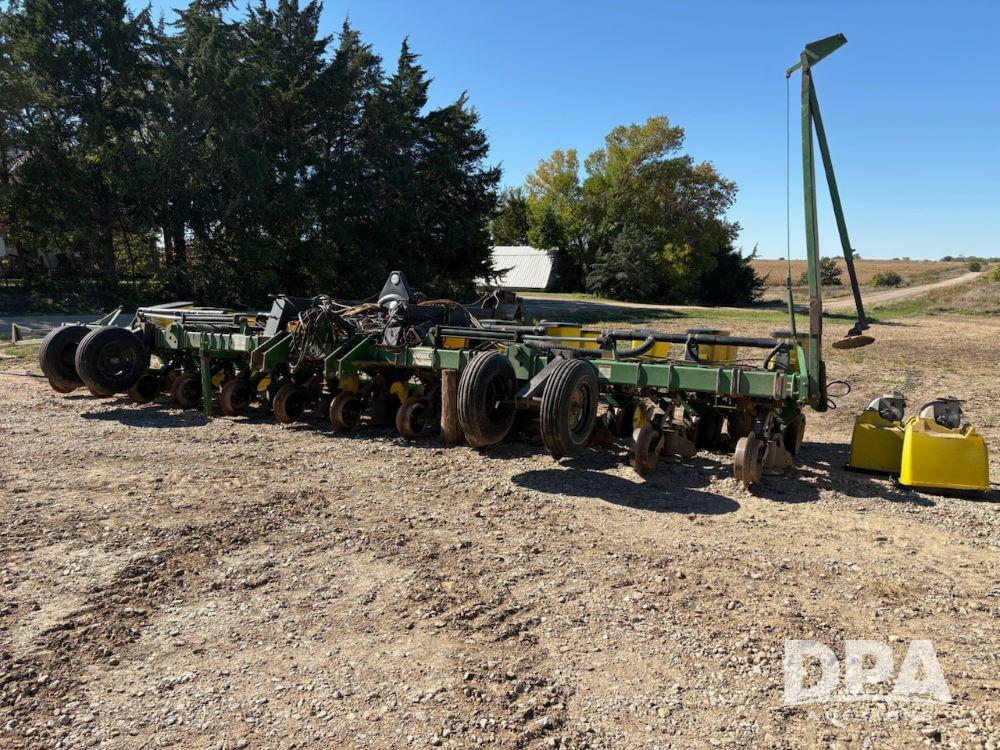 Image of John Deere 7300 Primary image