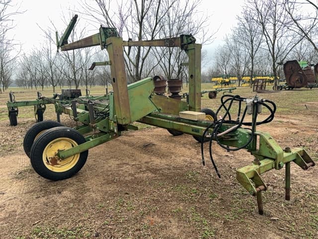 Image of John Deere 7300 equipment image 2