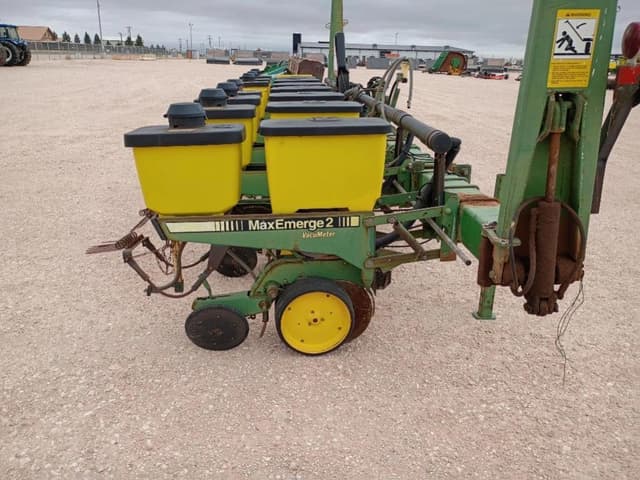 Image of John Deere 7300 equipment image 4