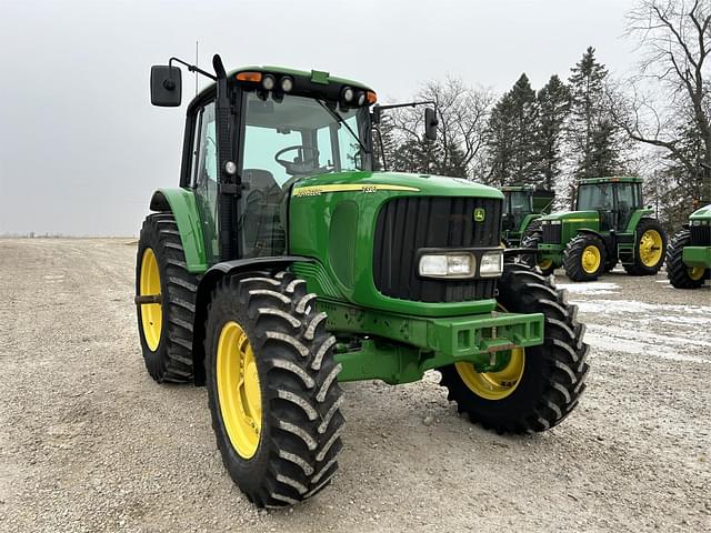 Image of John Deere 7320 equipment image 4