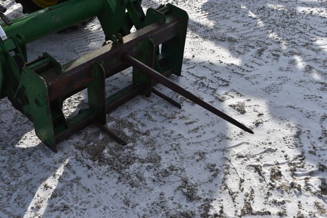 Image of John Deere 7320 equipment image 4