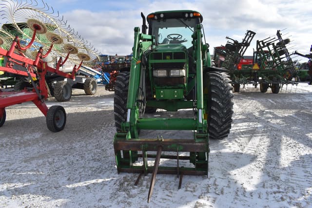 Image of John Deere 7320 equipment image 2