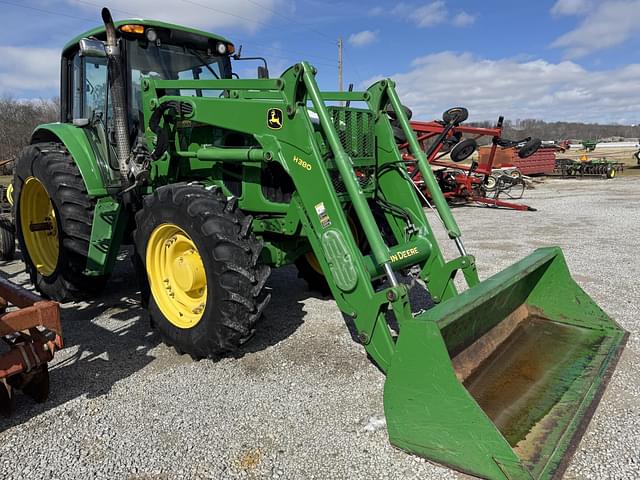 Image of John Deere 7330 equipment image 3