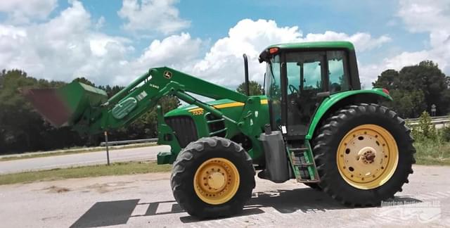 Image of John Deere 7330 equipment image 1