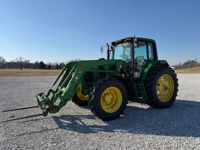 Image of John Deere 7330 equipment image 3