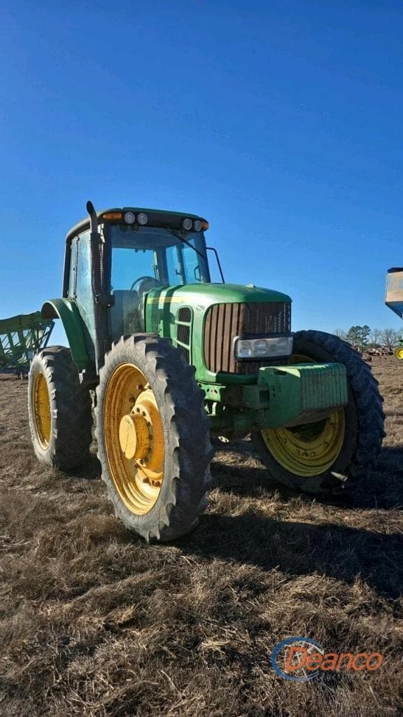Image of John Deere 7330 equipment image 3