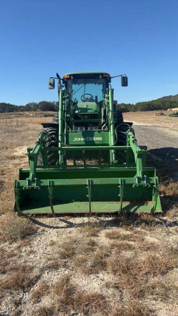 Image of John Deere 7330 equipment image 1