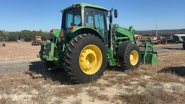 Image of John Deere 7330 equipment image 3