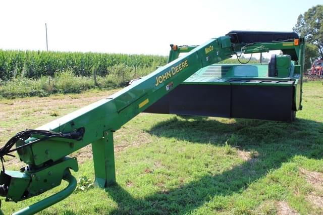 Image of John Deere 735 equipment image 1
