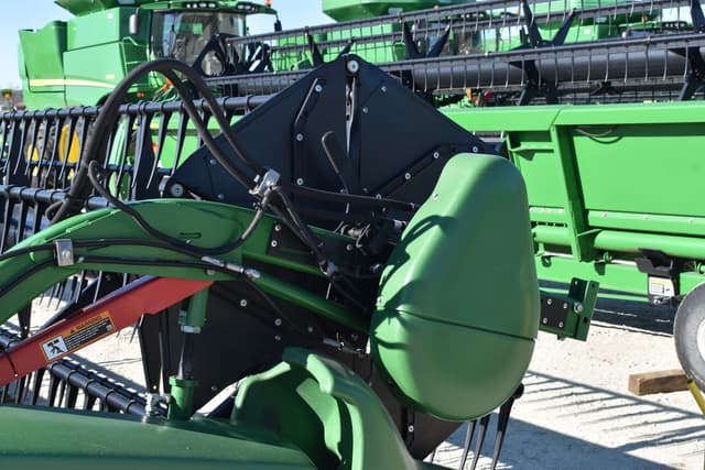 Image of John Deere 735FD equipment image 3