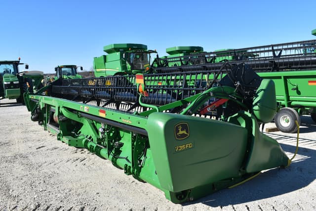 Image of John Deere 735FD equipment image 2