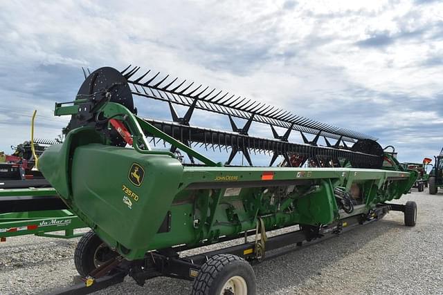 Image of John Deere 735FD equipment image 2