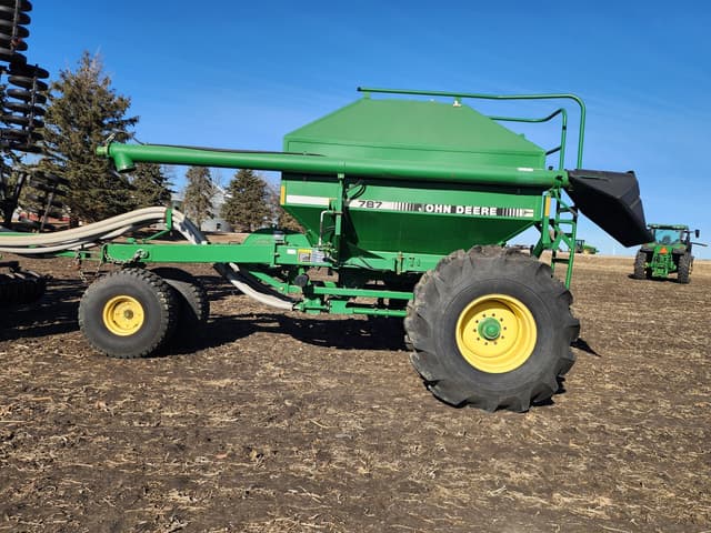 Image of John Deere 737 equipment image 2