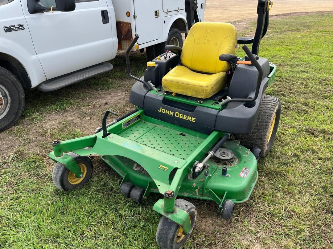 Image of John Deere 737 Primary image
