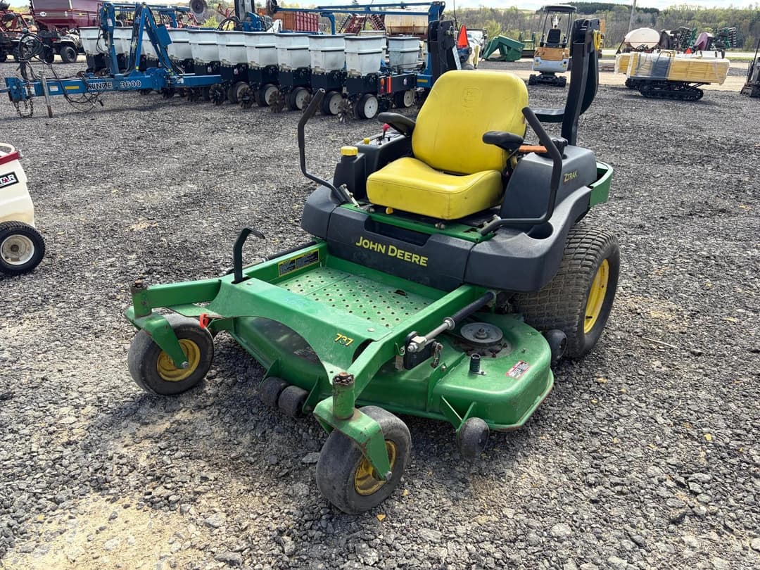 Image of John Deere 737 Primary image