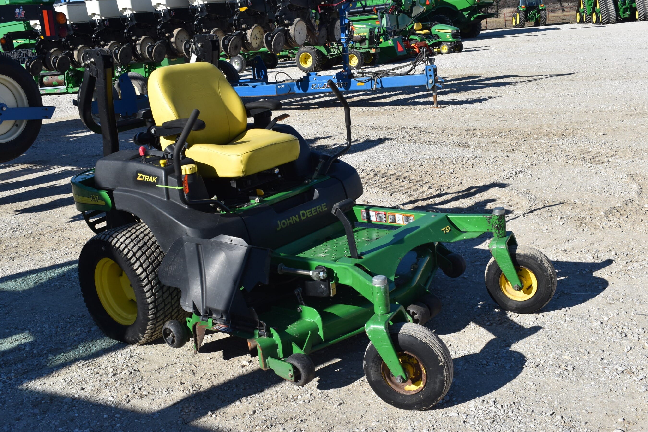 John Deere 737 Equipment Image0
