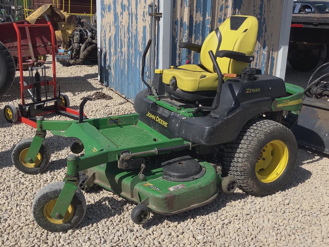 Image of John Deere 737 Primary image