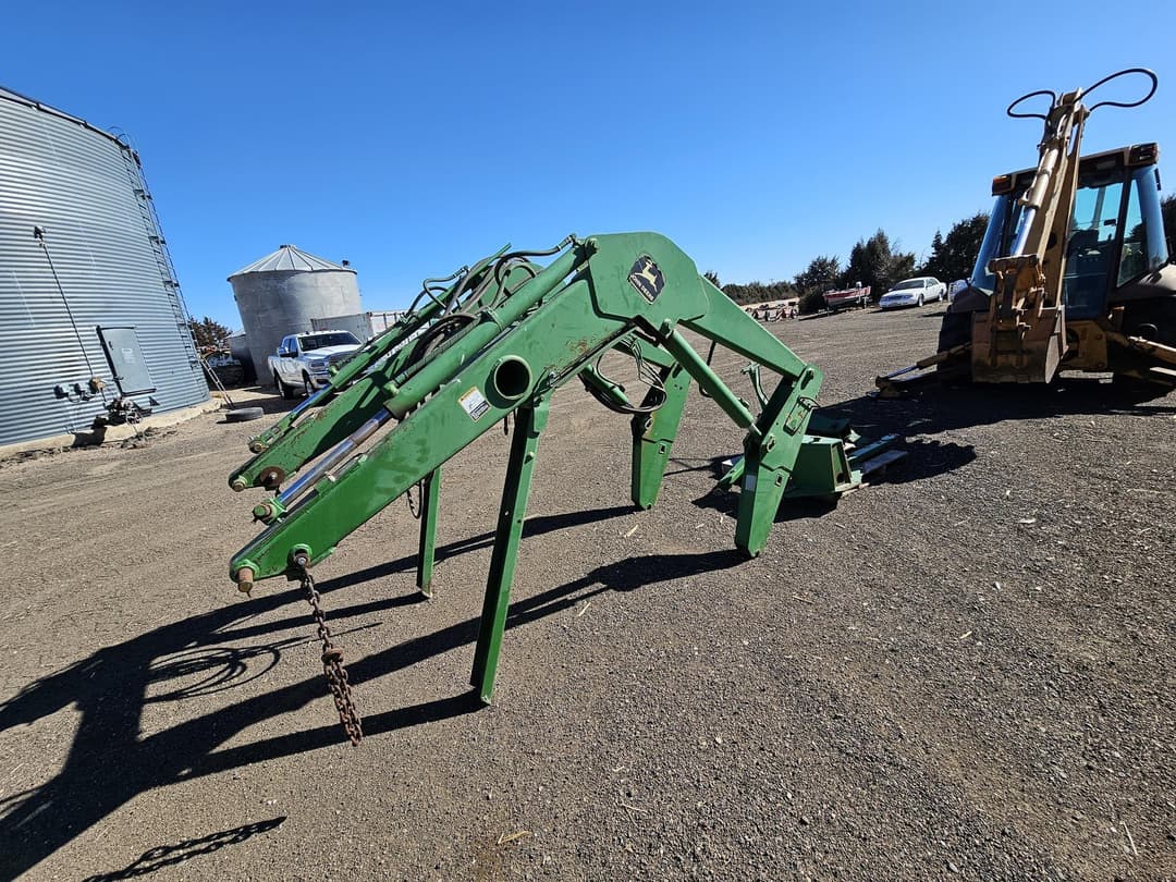 Image of John Deere 740 Primary image